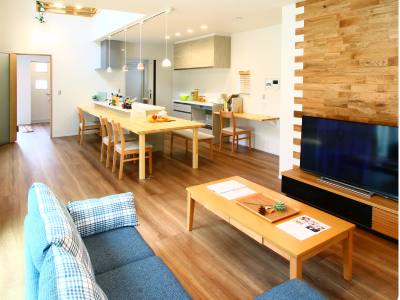 ショールーム見学／他社と見比べ。